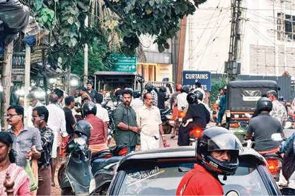 എന്നുവരും മത്സ്യമാർക്കറ്റ്, തീരുമോ യാത്രാദുരിതം..