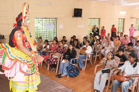 ഓട്ടൻതുള്ളലിലൂടെ കുട്ടികൾക്ക് കലാപാഠം