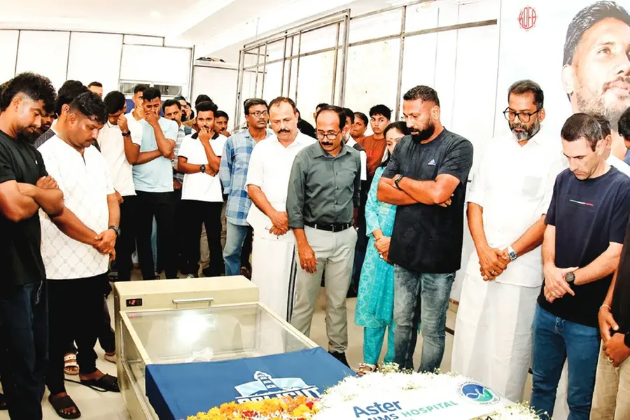 ബൂട്ടണിഞ്ഞിറങ്ങേണ്ട സ്റ്റേഡിയം ഏറ്റുവാങ്ങിയത് ജീവനറ്റ ശരീരം; റിജോണിന് വിടനൽകി കോഴിക്കോട്