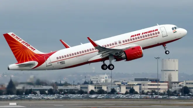 An Air India A320 lost 300 feet after all three hydraulic systems briefly lost pressure