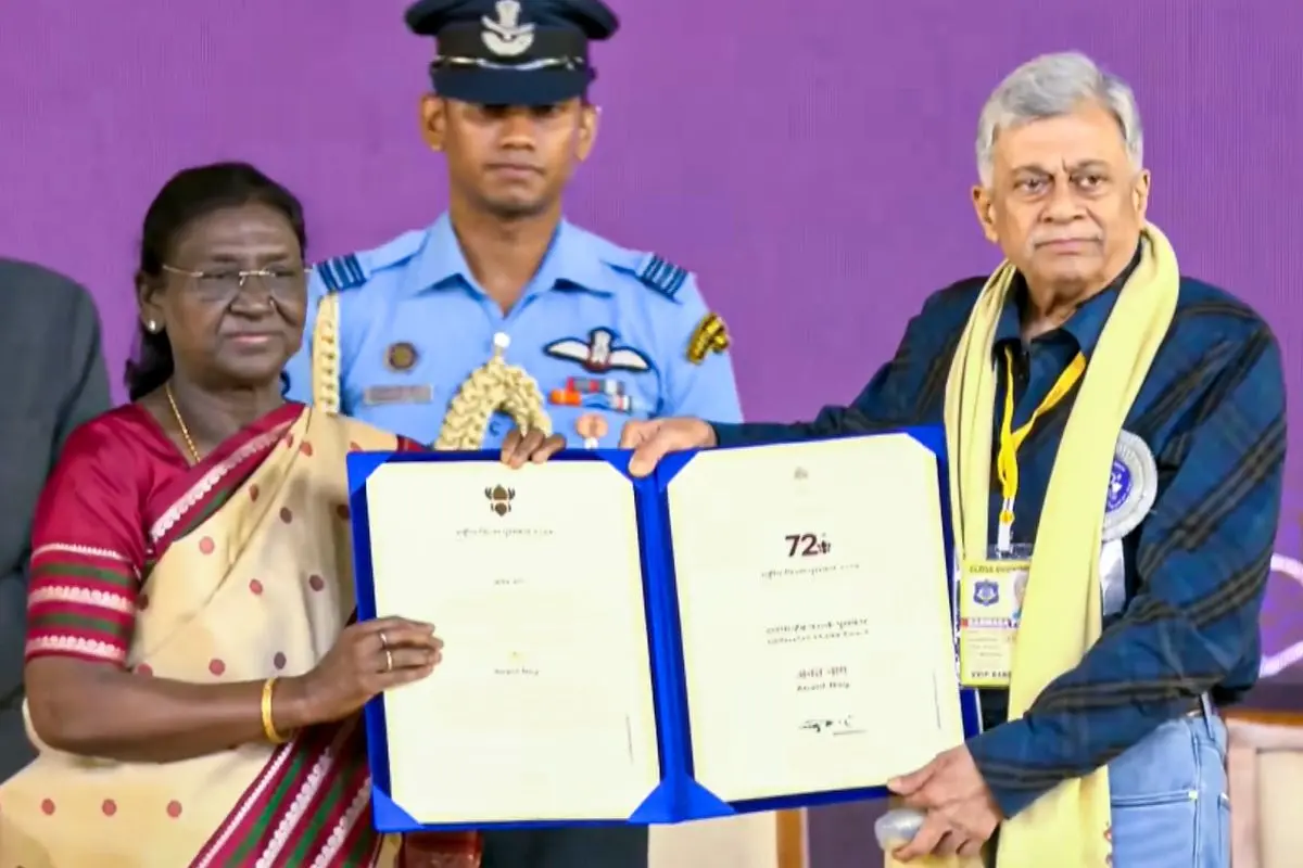 President Droupadi Murmu presents the Dadasaheb Phalke Award to veteran actor Anant Nag during the 72nd National Film Awards, at Kevadia, in Narmada district, Gujarat. (@PresidentOfIndia/YT via PTI Photo)