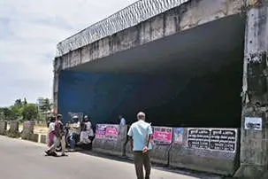 പണിതീർന്നിട്ടും അടിപ്പാതകൾ തുറക്കുന്നില്ല; യാത്രാദുരിതം