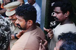 1.30 കോടിയുടെ സ്വർണാഭരണവുമായി മുങ്ങിയ പ്രതികളുമായി തെളിവെടുപ്പ് നടത്തി