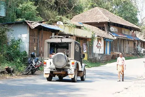 പ്രതാപം ക്ഷയിച്ച് കൂട്ടുപുഴ; അടിസ്ഥാന സൗകര്യമില്ല; ബസ് കാത്തിരിപ്പുകേന്ദ്രവും