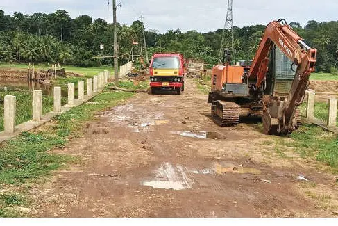 വാക്കേക്കടവിൽ പാലംപണി ഇഴയുന്നു