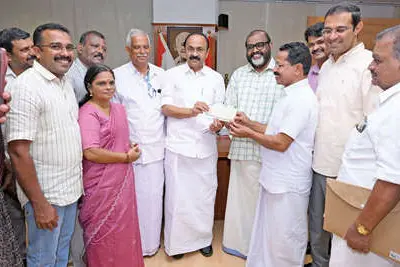 ദാ പിടിച്ചോ... 40 ലക്ഷം...
