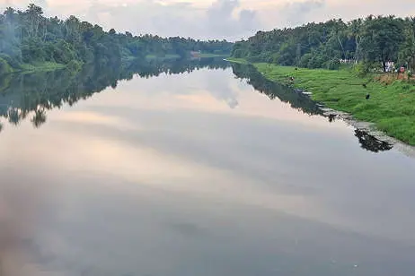 അന്നമനടയിൽ പുഴ മെലിയുന്നു; കിണറുകൾ വറ്റുന്നു