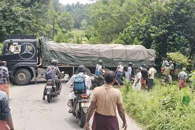 ആറുമണിക്കൂർ ഗതാഗതം തടസ്സപ്പെട്ടു