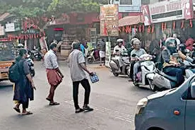 കാക്കൂർ ടൗണിലെ സീബ്രാലൈൻ മാഞ്ഞു