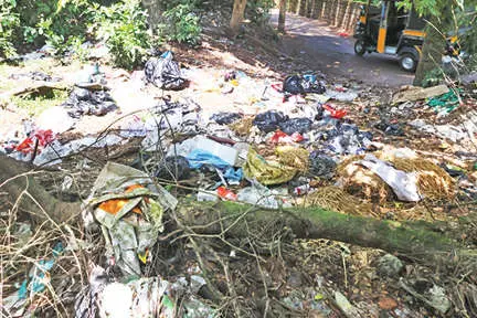 ഇതുവഴി പോകാൻ മൂക്കുപൊത്തണം