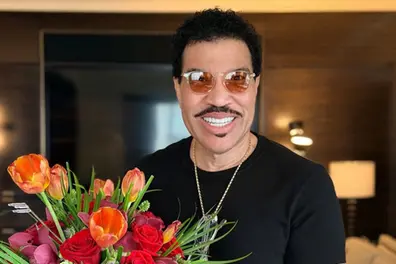 Lionel Richie recovering after heart procedure, temporarily steps back from tour