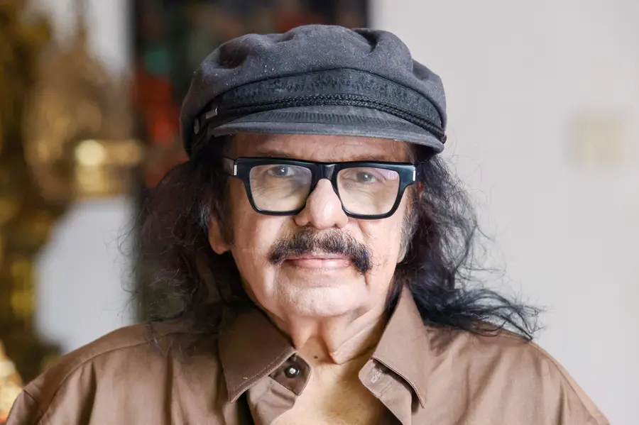 കലാഹൃദയങ്ങളിൽ തിളങ്ങുന്ന സൂര്യശോഭ- എം.വി. ശ്രേയാംസ് കുമാർ
