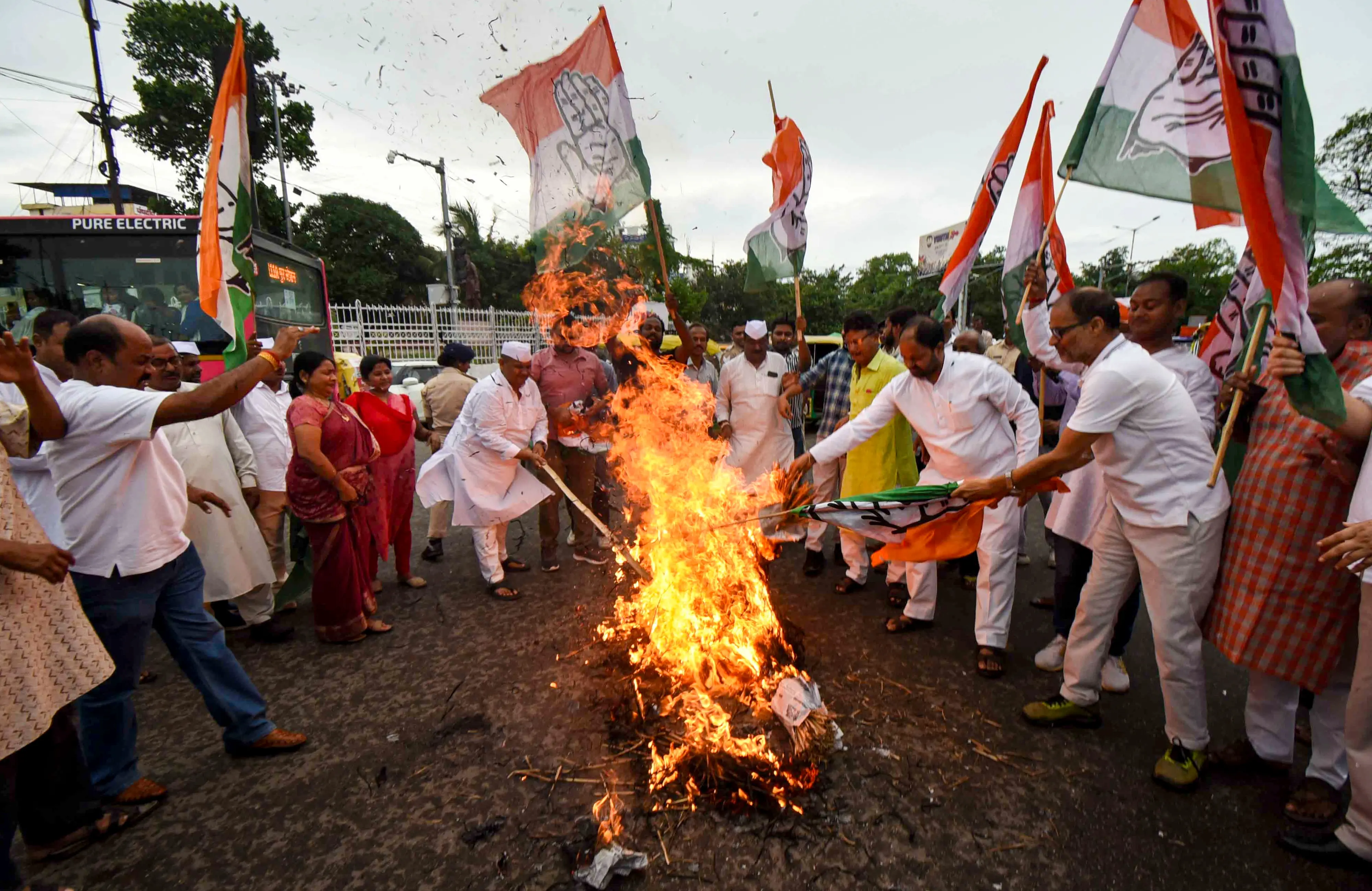 Congress party workers burn an effigy of Chief Election Commissioner Gyanesh Kumar during a protest in Patna, Bihar | Photo: PTI