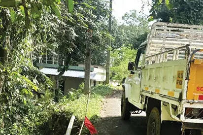 കാവുംപടി-ഗുരുക്കൻകുന്ന് റോഡ് അപകടാവസ്ഥയിൽ; സൈഡാക്കിയാൽ കുഴിയിൽ