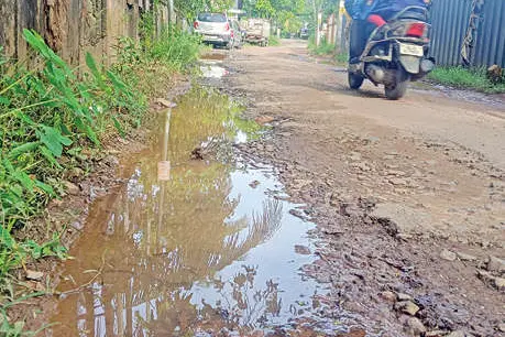 വനിതാ ഹോസ്റ്റൽ- വില്ലേജ് ഓഫീസ് റോഡിൽ തർക്കം