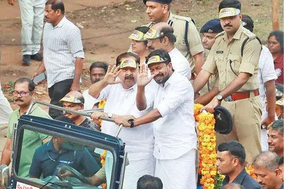 നഗരം നിറഞ്ഞ് ലഹരിവിരുദ്ധ പോരാളികൾ; നാടിളക്കി തൂഫാൻ പൂരം