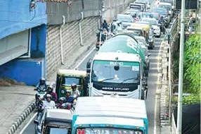 സർവീസ് റോഡിന് വീതികൂടും