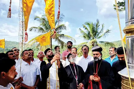 ചീയമ്പം പെരുന്നാളിന് കൊടിയേറി
