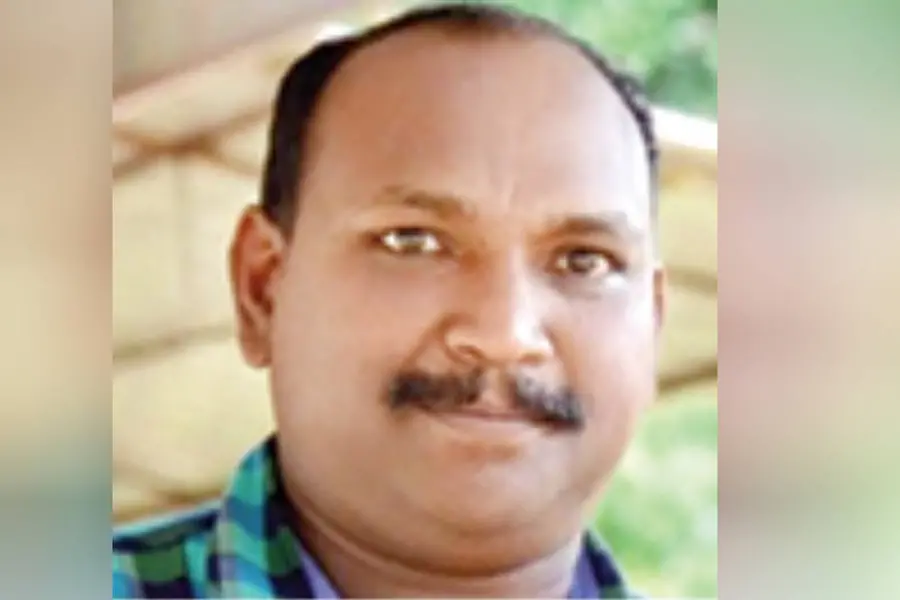 തേങ്ങ നെഞ്ചിലേക്ക് തെറിച്ചുവീണു; ബൈക്ക് യാത്രക്കാരന് ദാരുണാന്ത്യം