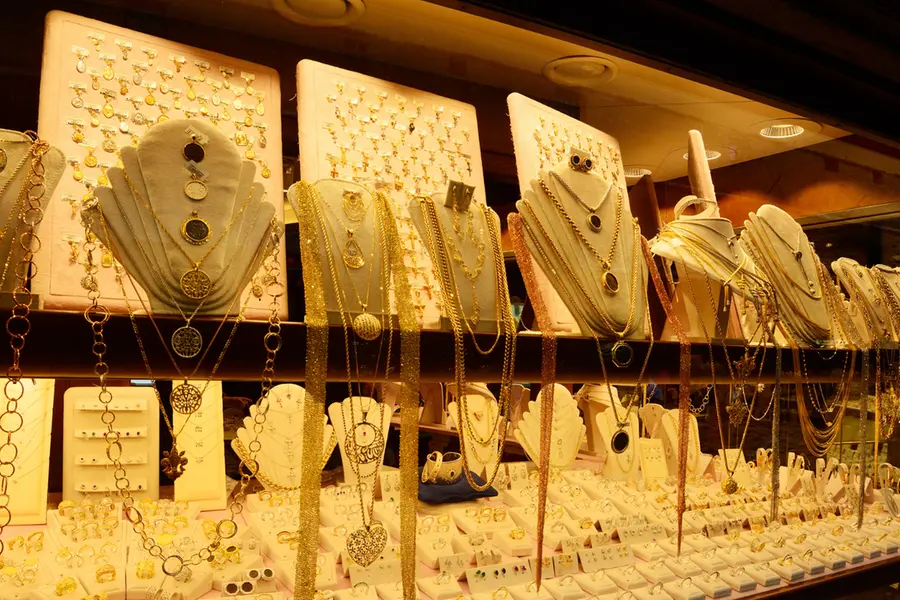 Gold prices saw a marginal dip on September 25, while Chennai and other major cities recorded different rates for gold and silver.