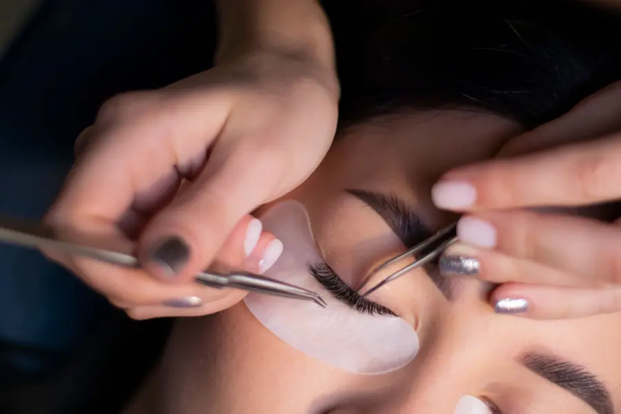 eyelash extension