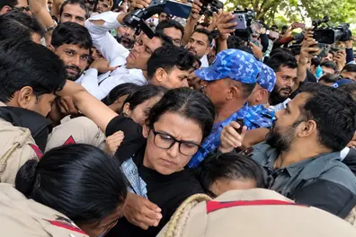 Jantar Mantar 2.0 soon? AISA protest over Gyanesh Kumar’s arrest turns tense as Delhi Police detain protesters
