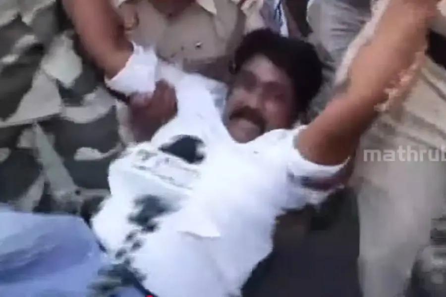 dyfi_sfi_protest