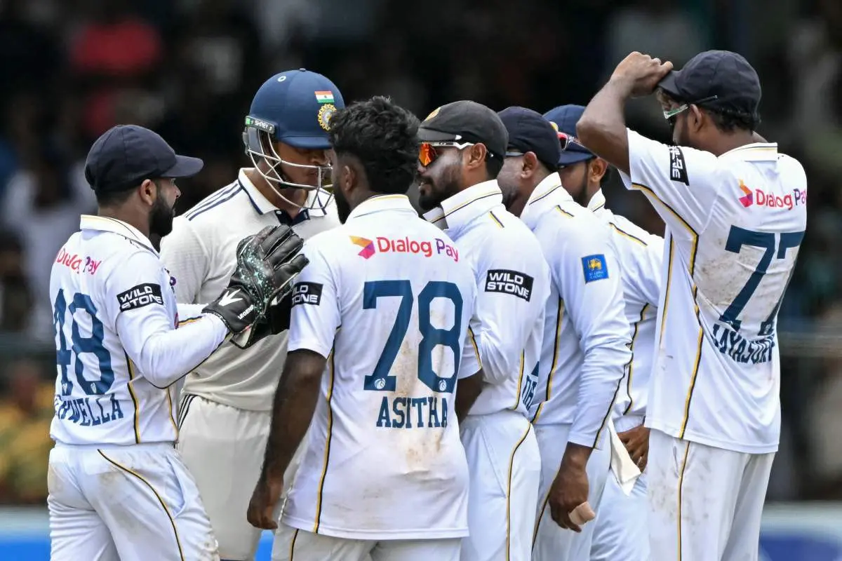യശസ്വി ജയ്സ്വാളും അസിത ഫെര്ണാണ്ടോയും | Photo: AFP