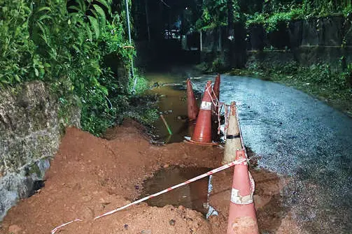 കുടിവെള്ളപൈപ്പ് പൊട്ടി വിതരണം തടസ്സപ്പെട്ടു