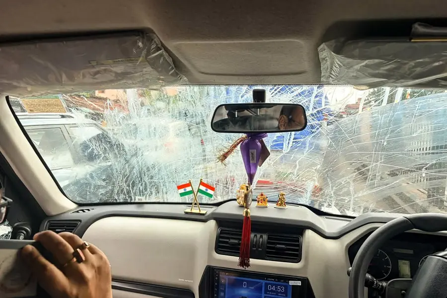 തൃണമൂൽ എംഎൽഎയ്ക്കെതിരേ പ്രതിഷേധം; കാറിനുനേരെ കല്ലും മുട്ടയുമെറിഞ്ഞു, ‘ജംഗിൾ രാജ്’ എന്ന് തൃണമൂൽ