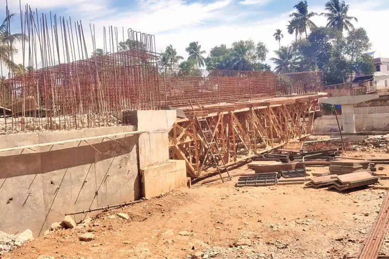 കന്നിപ്പുറം പാലം നിർമാണം നിലച്ചു
