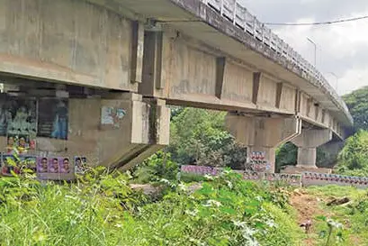 എങ്ങുമെത്താതെ മീരാൻകടവിലെ പാർക്ക് നിർമാണം