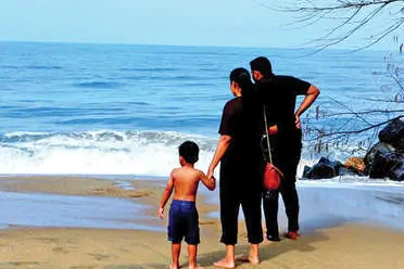 കള്ളക്കടൽ പ്രതിഭാസം; തീരത്ത് ആശങ്ക