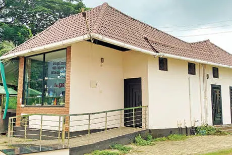 വഴിയാധാരമായി വഴിയിടം