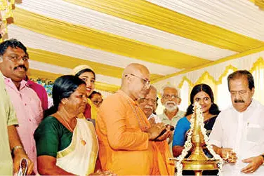 ശ്രീനാരായണ ഗുരു കൊളുത്തിയ കൈത്തിരി സമൂഹത്തിനു പ്രകാശം നൽകി -രമേശ് ചെന്നിത്തല