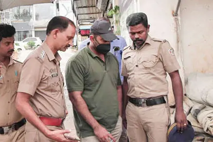 പോലീസ് സ്റ്റേഷനിലെ തൊണ്ടിമുതൽ മോഷണം; തെളിവെടുപ്പിൽ ഹാൻസ് ചാക്കുകൾ കണ്ടെടുത്തു