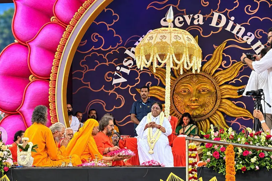മാതാഅമൃതാനന്ദമയി വിശ്വസ്നേഹത്തിന്റെ മാതൃരൂപം- ഉപരാഷ്ട്രപതി സി.പി. രാധാകൃഷ്ണൻ