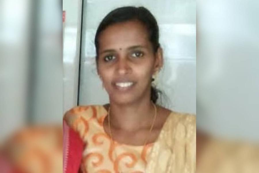 പാലായിൽ കാറുകൾ കൂട്ടിയിടിച്ച് സ്കൂട്ടറിലേക്ക് പാഞ്ഞുകയറി; യുവതിക്ക് ദാരുണാന്ത്യം