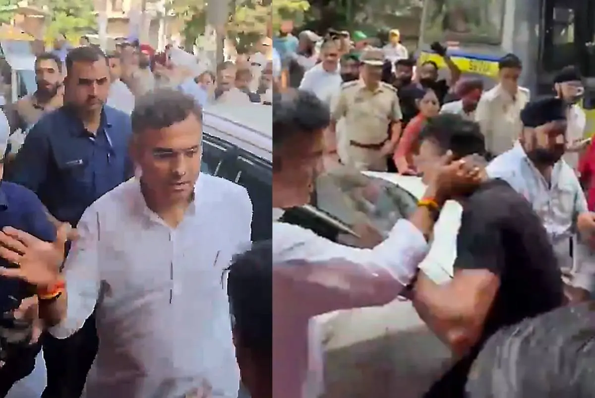 പർവേഷ് വർമ്മ യുവാവിന്റെ കരണത്തടിക്കുന്ന ദൃശ്യം | PHOTO: PTI