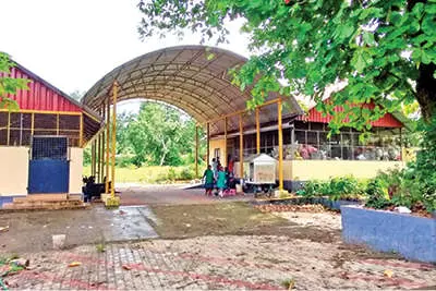 ഇത് ഡയാലിസിസ് സെന്ററല്ല: മാലിന്യസംഭരണകേന്ദ്രം