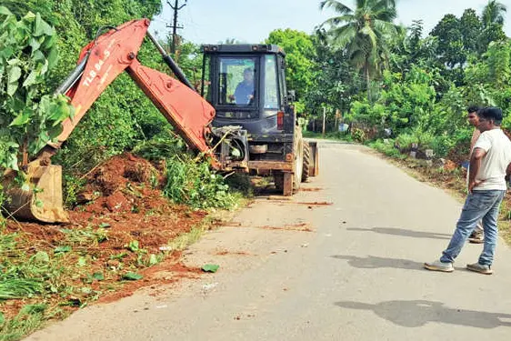 ചേകന്നൂർ-വട്ടംകുളം റോഡ് നവീകരണം തുടങ്ങി