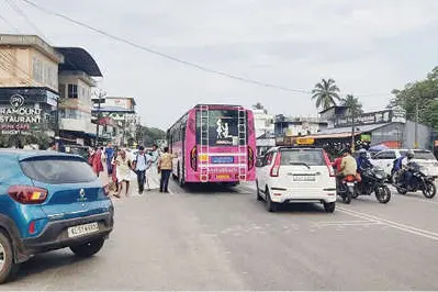 വാണിയംകുളത്ത് നടപ്പായില്ല ഗതാഗത പരിഷ്കരണം