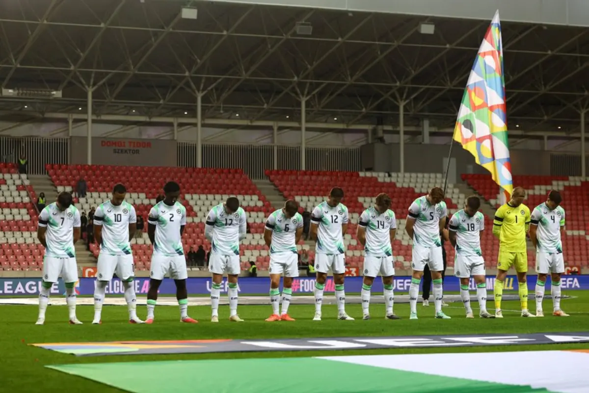 The Irish players bowed their heads during Israel's national anthem | Photo: Joop Soesan (@JoopSoesan on X)