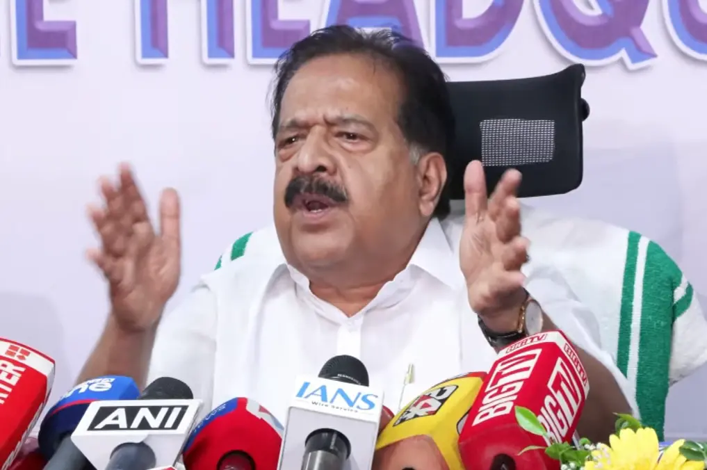 ആഭ്യന്തര മന്ത്രി രമേശ് ചെന്നിത്തല