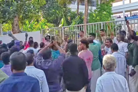 ചികിത്സാപ്പിഴവ് ആരോപണം: യൂത്ത് കോൺഗ്രസ് ബഹുജനമാർച്ച്