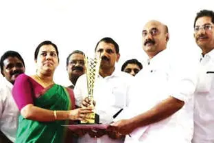 പുതുവേലി ക്ഷീരസംഘത്തിന് ജില്ലയിലെ മികച്ച സംഘത്തിനുള്ള പുരസ്കാരം