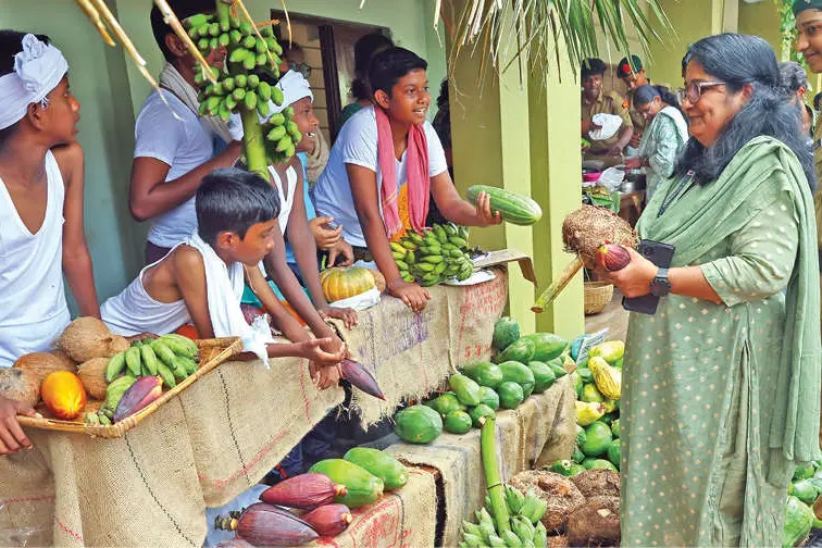 'വാ സാറേ... വാങ്ങിക്കോ'...