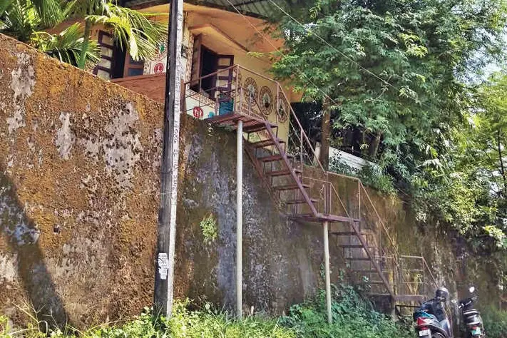 മാമ്പറ്റ ആരോഗ്യ കേന്ദ്രം: ചികിത്സക്കെത്താൻ വേണം ആരോഗ്യം