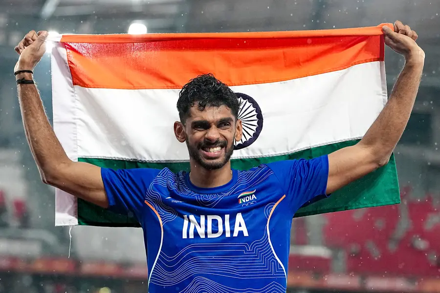 ‘വിമാനം കയറുംമുൻപേ ഒരുക്കി മെഡലിനായി ഒരിടം, സ്വർണത്തേക്കാൾ തിളക്കം ഈ വെള്ളിക്ക്’