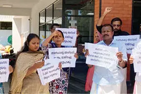 രാമനാട്ടുകര നഗരസഭയിൽ ബഹളം, പ്രതിഷേധം, വാക്കൗട്ട്